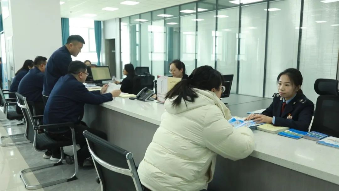 瓜州 移动政务大厅“入驻”产业园 服务“反向跑”激发经济新活力